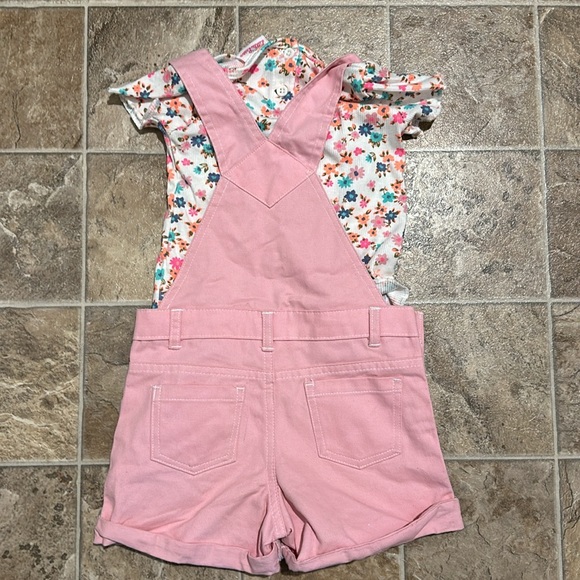 Pink bunny overall outfit - Picture 3 of 3